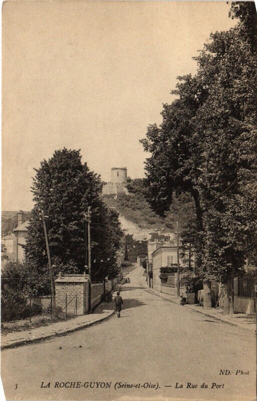 Carte postale ancienne La Roche Guyon Rue du Port à La Roche-Guyon