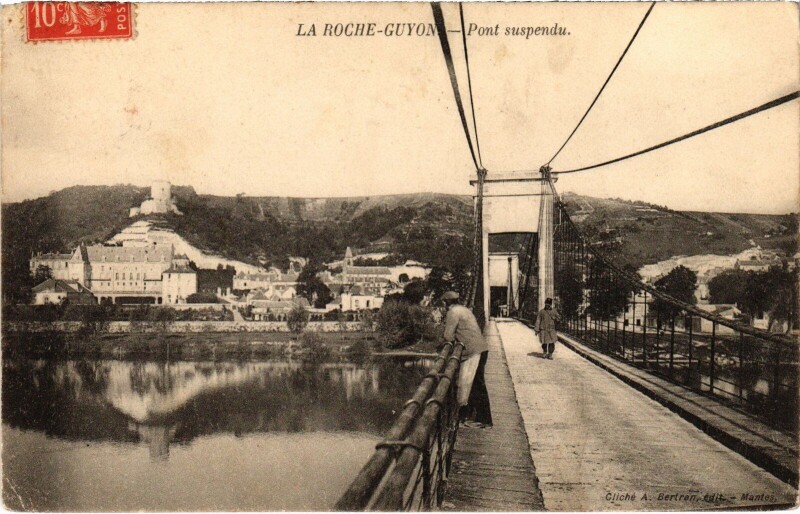 Carte postale ancienne La Roche Guyon Pont suspendu à La Roche-Guyon