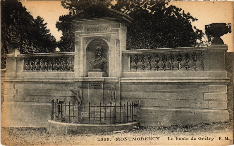 Carte postale ancienne Montmorency Le buste de Gretry à Montmorency