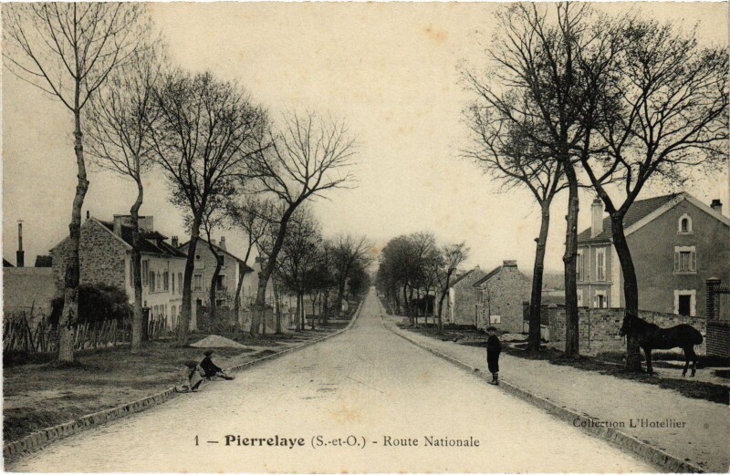 Carte postale ancienne Pierrelaye Route Nationale à Pierrelaye