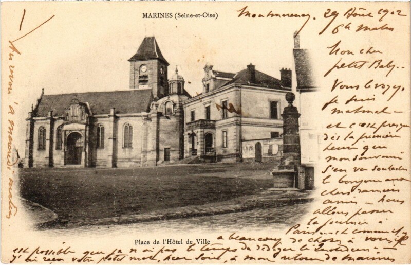 Carte postale ancienne Marines Place de l'Hotel de Ville à Marines