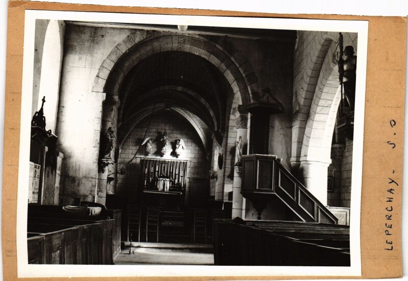 Carte postale ancienne Le Perchay Interieur de l'Eglise au Perchay