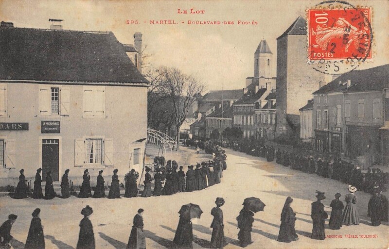 Carte postale ancienne Martel Boulevard Des Fosses à Martel