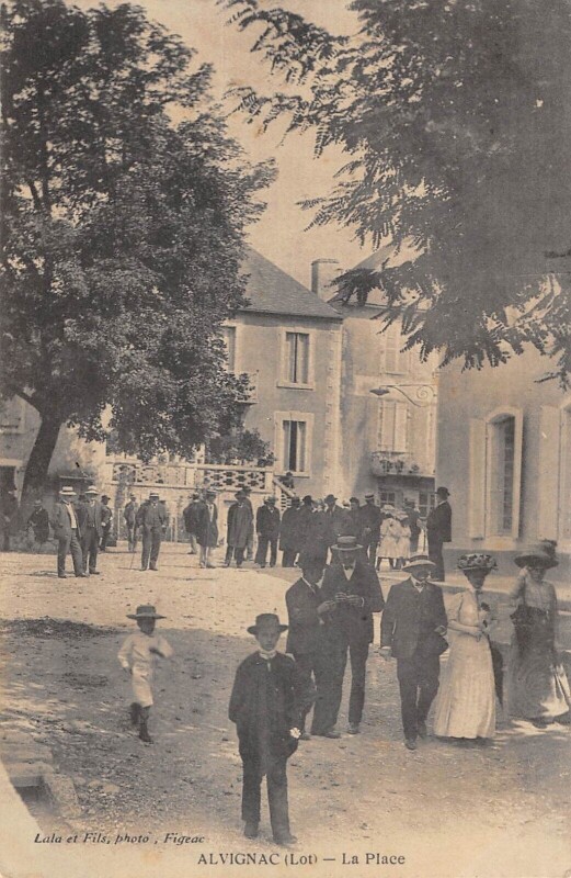 Carte postale ancienne Alvignac La Place à Alvignac