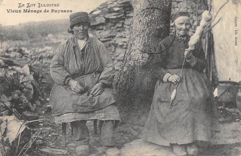Carte postale ancienne Le Lot Vieux Menage De Paysans