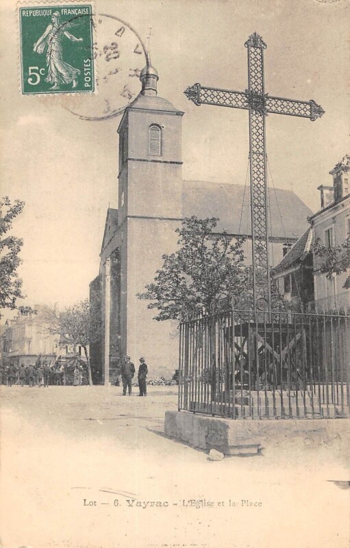 Carte postale ancienne Vayrac Eglise Et Place - Cpa Rare à Vayrac