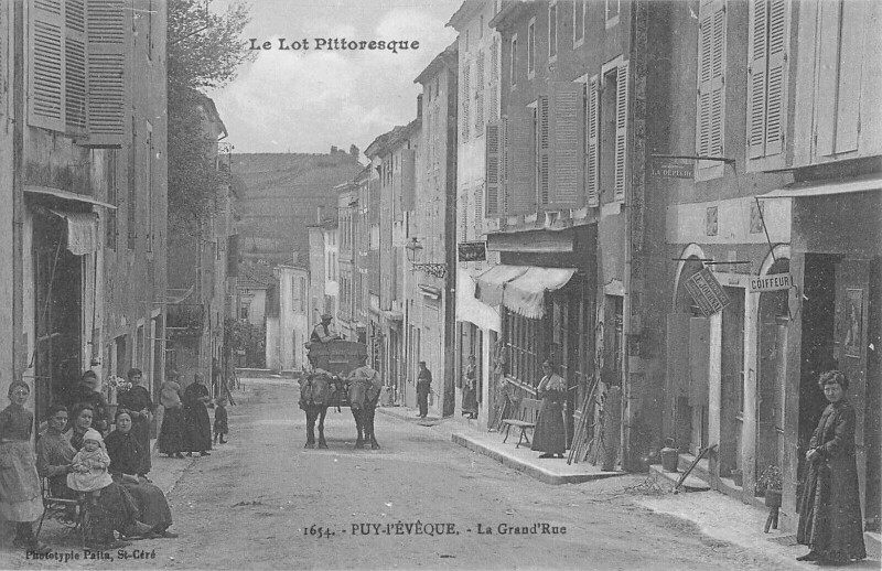 Carte postale ancienne Puy L'Eveque La Grand Rue