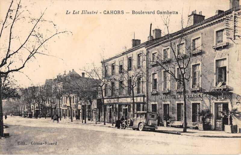 Carte postale ancienne Cahors Boulevard Gambetta à Cahors