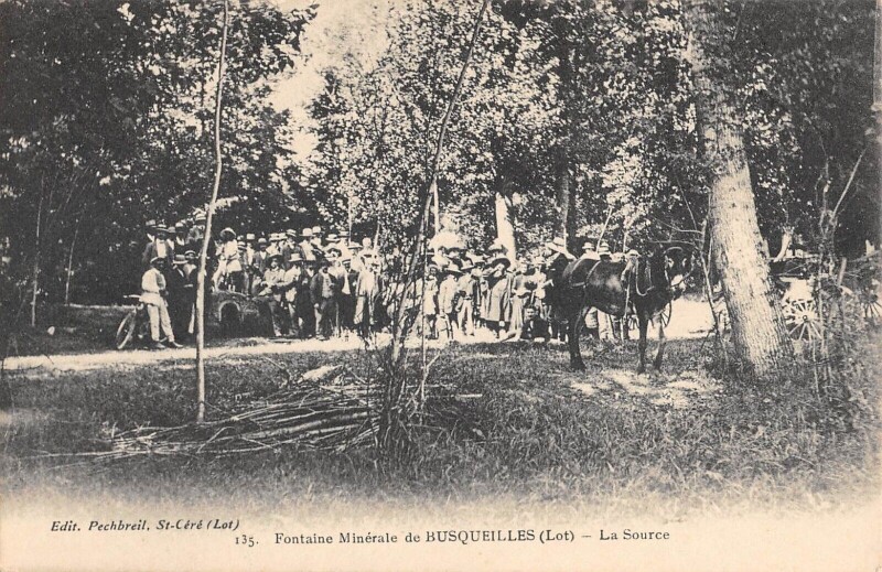 Carte postale ancienne Fontaine Minerale De Busqueilles La Source