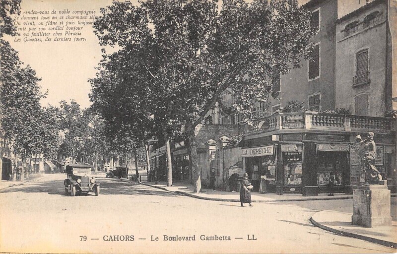 Carte postale ancienne Cahors Le Boulevard Gambetta à Cahors