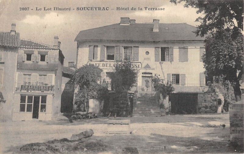 Carte postale ancienne Souceyrac Hotel De La Terrasse - cliché rare