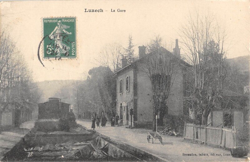 Carte postale ancienne Luzech La Gare - Train à Luzech