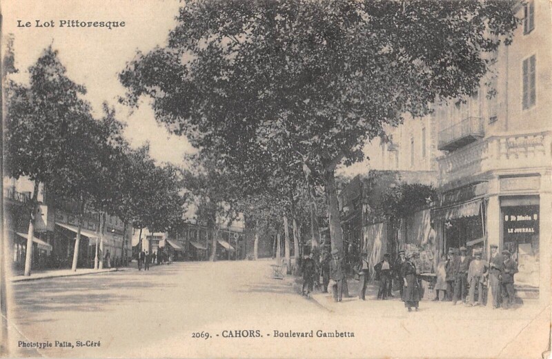 Carte postale ancienne Cahors Boulevard Gambetta à Cahors