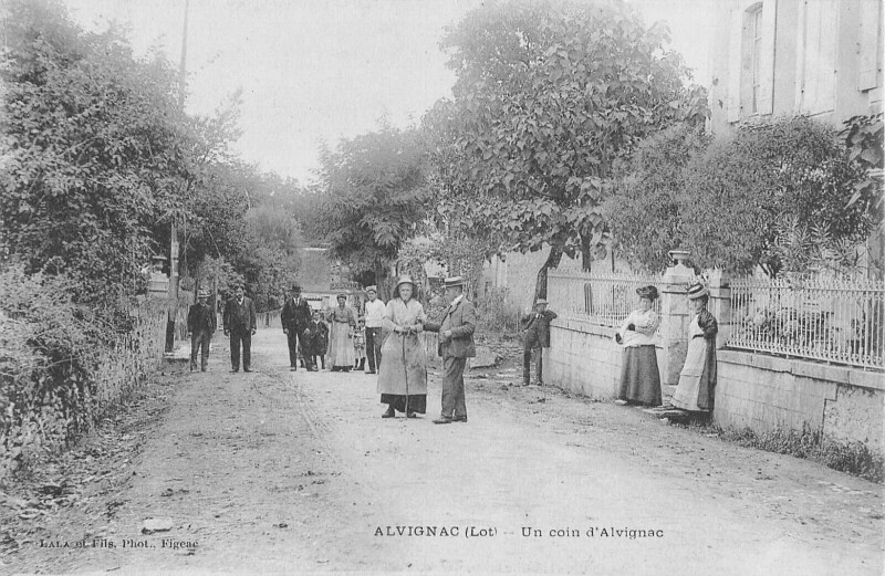 Carte postale ancienne Alvignac Un Coin D'Alvignac à Alvignac
