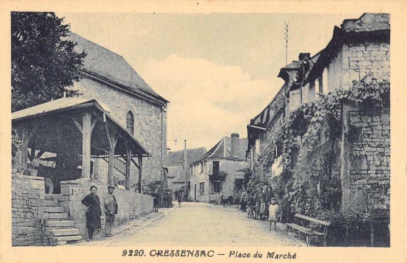 Carte postale ancienne Cressensac Place Du Marche