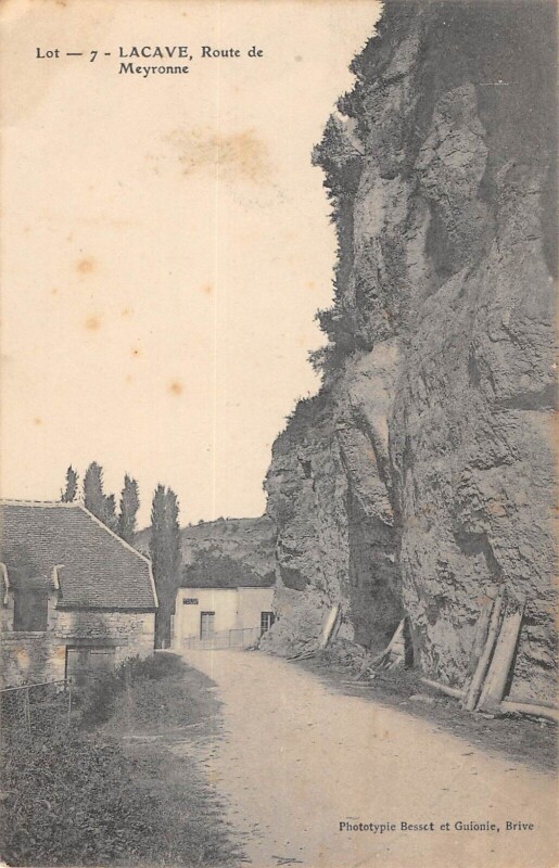Carte postale ancienne Lacave Route De Meyronne à Lacave