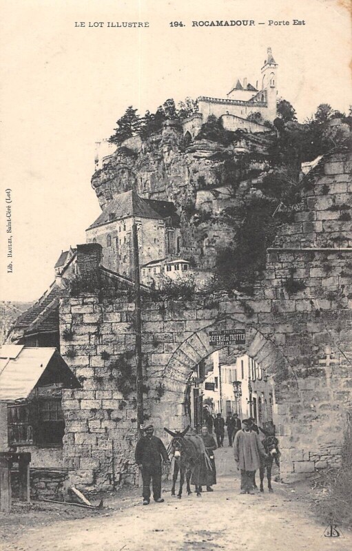 Carte postale ancienne Rocamadour Porte Est à Rocamadour