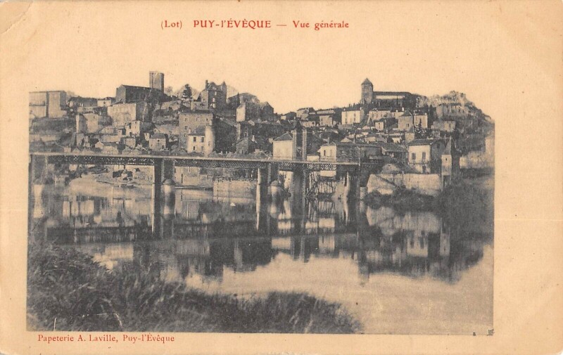 Carte postale ancienne Puy L'Eveque Eglise