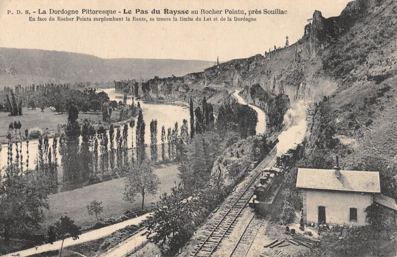 Carte postale ancienne Le Pas Du Raysse Au Rocher Pointu - Train