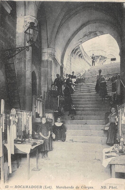Carte postale ancienne Rocamadour Marchands De Cierges à Rocamadour