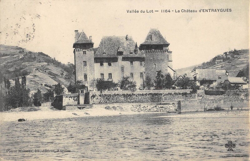 Carte postale ancienne Le Chateau D'Entraygues
