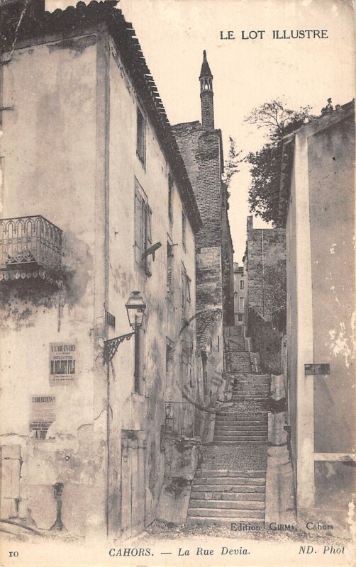 Carte postale ancienne Cahors La Rue Devia à Cahors