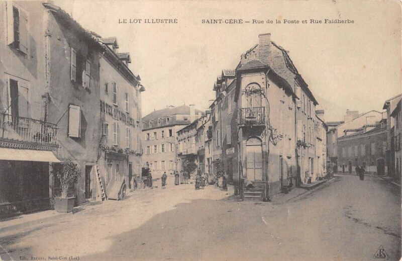 Carte postale ancienne Saint Cere Rue De La Poste Et Rue Faidherbe