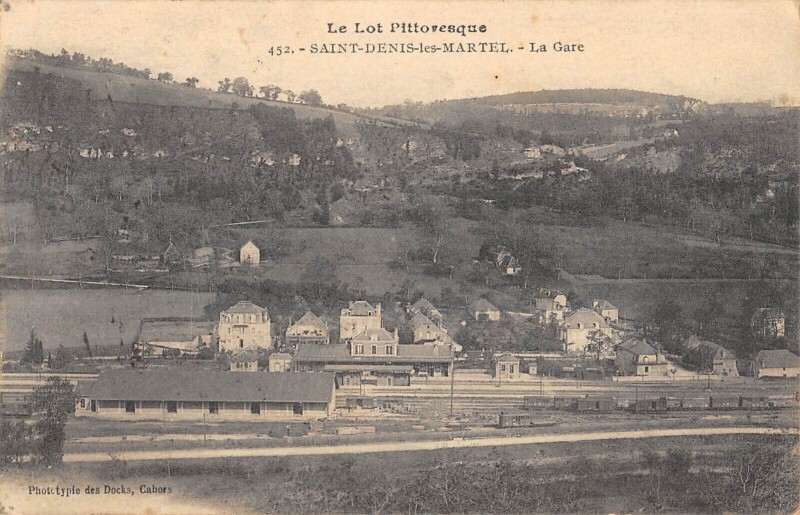 Carte postale ancienne Saint Denis Les Martel La Gare à Martel
