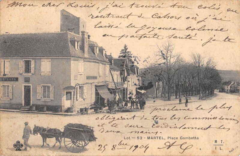 Carte postale ancienne Martel Place Gambetta à Martel