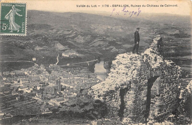 Carte postale ancienne Espalion Ruines Du Chateau De Calmont