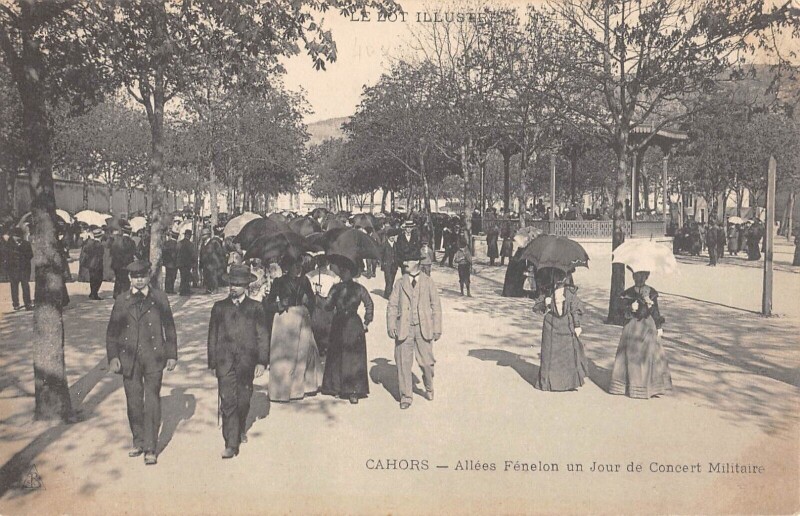 Carte postale ancienne Cahors Allees Fenelon Un Jour De Concert Militaire à Cahors