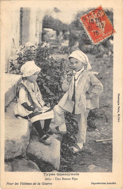 Carte postale ancienne Types Quercinois Une Bonne Pipe