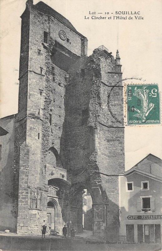 Carte postale ancienne Souillac Clocher Et Hotel De Ville à Souillac