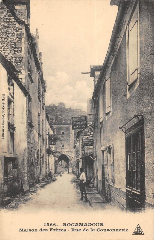 Carte postale ancienne Rocamadour Rue De La Couronnerie à Rocamadour