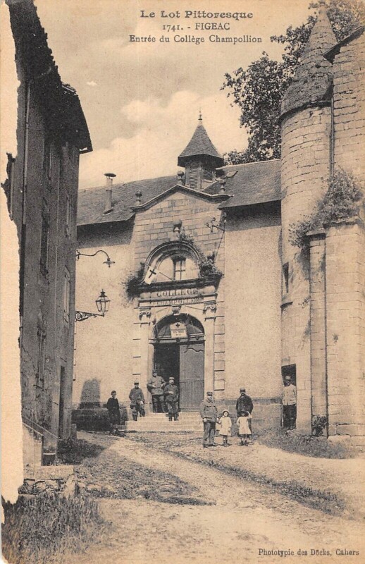 Carte postale ancienne Figeac Entree Du College Champollion à Figeac