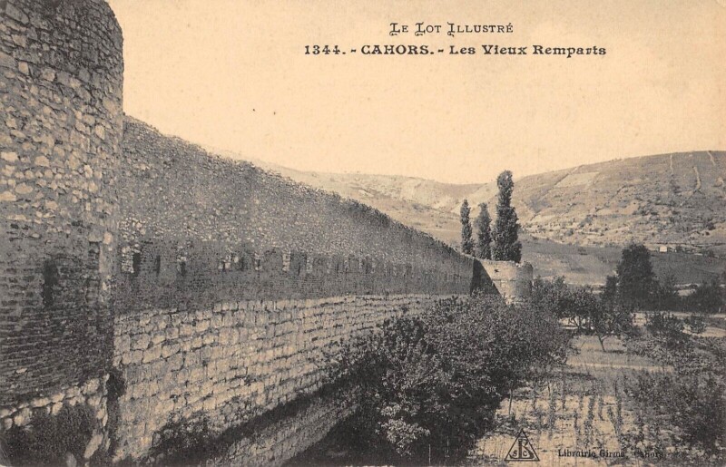 Carte postale ancienne Cahors Les Vieux Remparts à Cahors