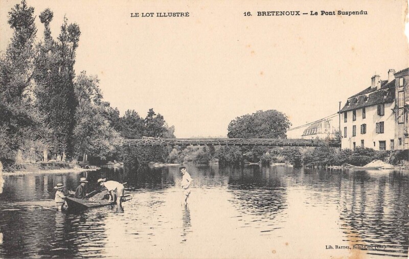 Carte postale ancienne Bretenoux Le Pont Suspendu à Bretenoux