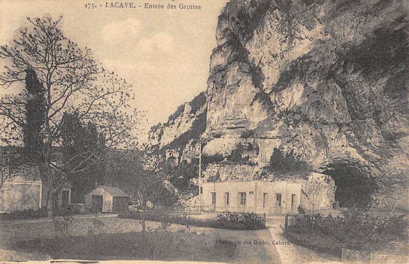 Carte postale ancienne Lacave Entree Des Grottes à Lacave
