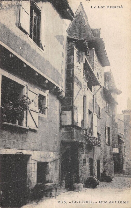 Carte postale ancienne Saint Cere Rue De L'Olier