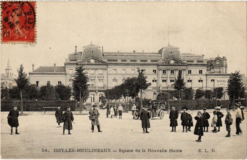 Carte postale ancienne Issy-les-Moulineaux Square de la Nouvelle Mairie France à Issy-les-Moulineaux