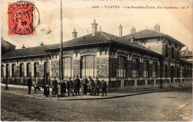 Carte postale ancienne Vanves Les Nouvelles Ecoles, Rue Gambetta France à Vanves