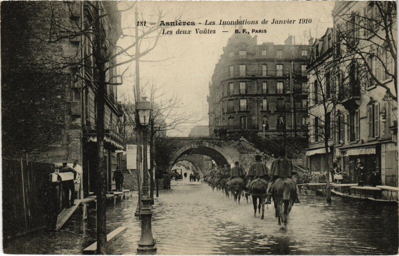 Carte postale ancienne Asnieres Les deux Voutes France