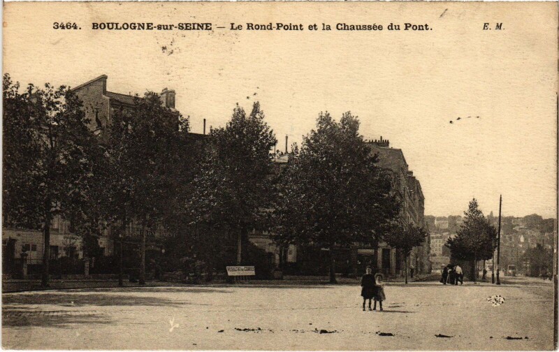Carte postale ancienne Boulogne sur Seine Le Rond Point et la Chaussee du Pont France