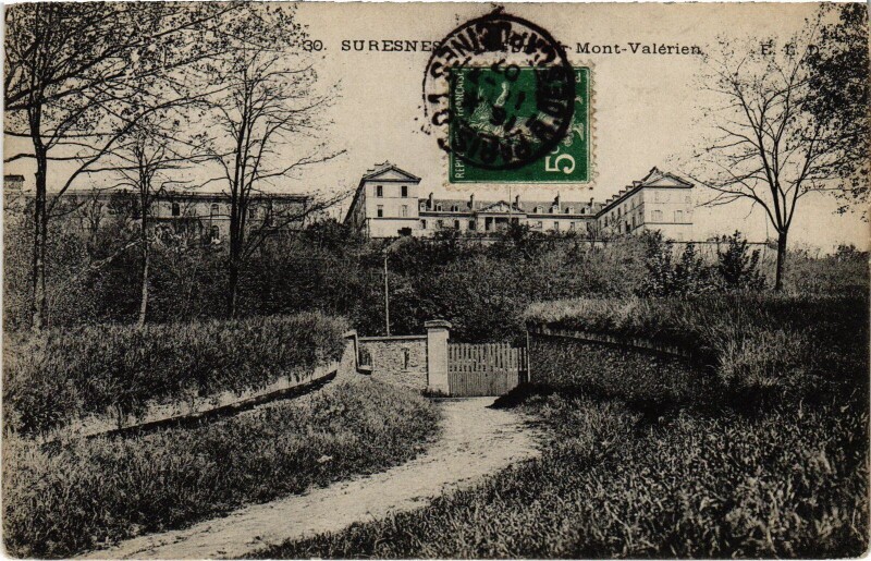 Carte postale ancienne Suresnes Le Mont Valerien France à Suresnes