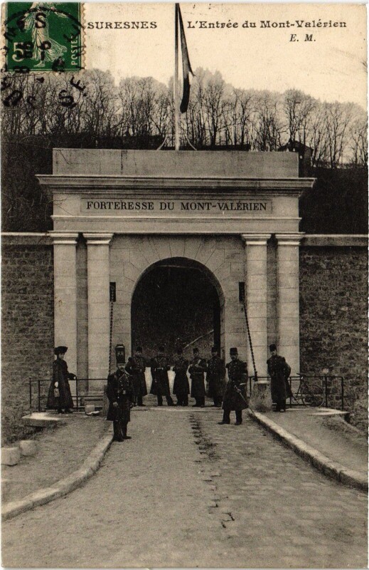 Carte postale ancienne Suresnes L'Entree du Mont Valerien France à Suresnes