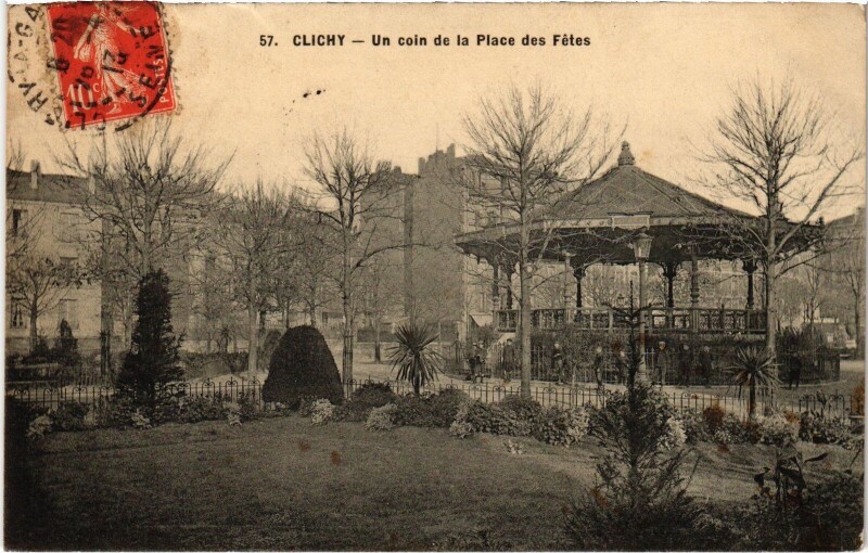 Carte postale ancienne Un coin de la Place des Fêtes à Clichy