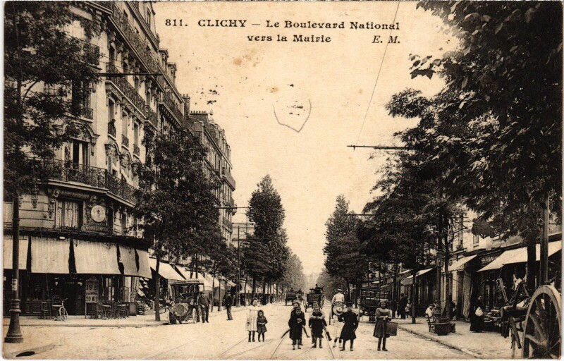 Carte postale ancienne Le Boulevard National vers la Mairie à Clichy
