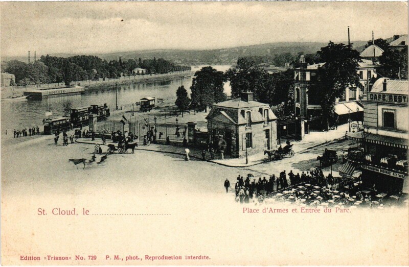 Carte postale ancienne Saint-Cloud Place d'Armes et Entree du Parc France à Saint-Cloud