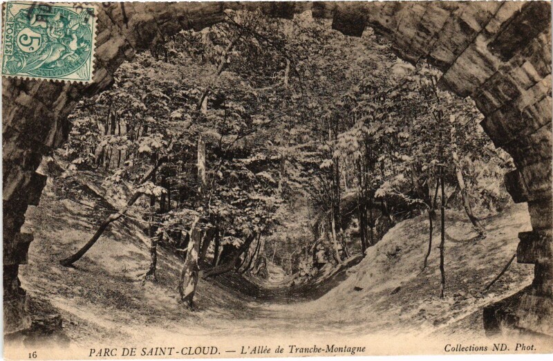 Carte postale ancienne Saint-Cloud L'Allee de Tranche-Montagne France à Saint-Cloud