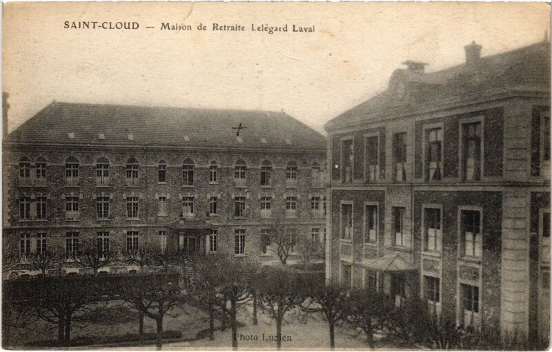 Carte postale ancienne Saint-Cloud Maison de Retraite Lelegard Laval France à Saint-Cloud
